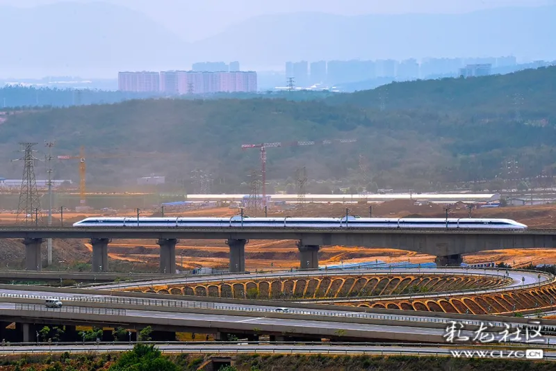 红土高铁通江达海