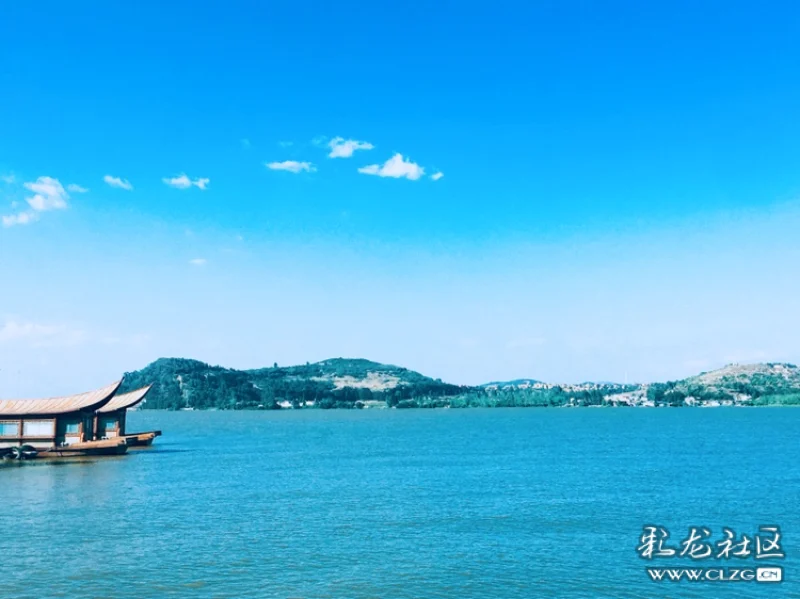 晉寧古滇溼地公園位於滇池南岸,長腰山西側,公園內視野開闊,植被茂密