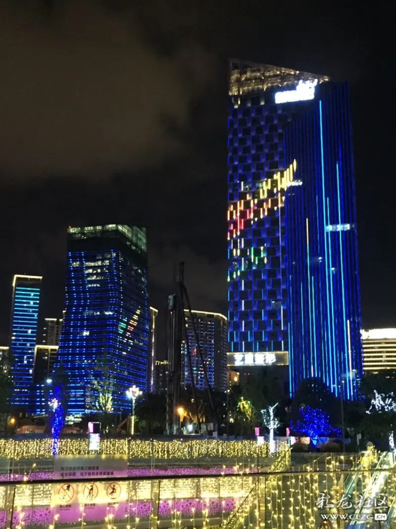 发现云南之美同德广场夜景一角