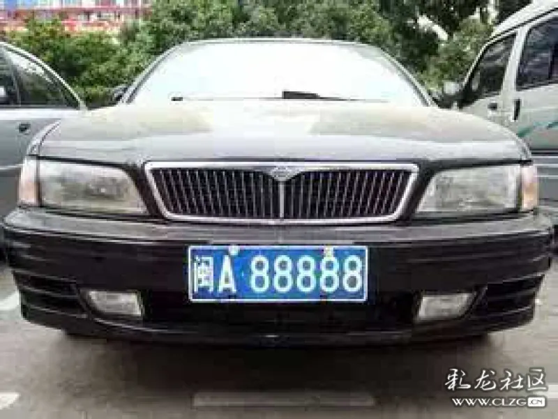 下班路上看见这辆奔驰云a88888上回见到的那辆算什么