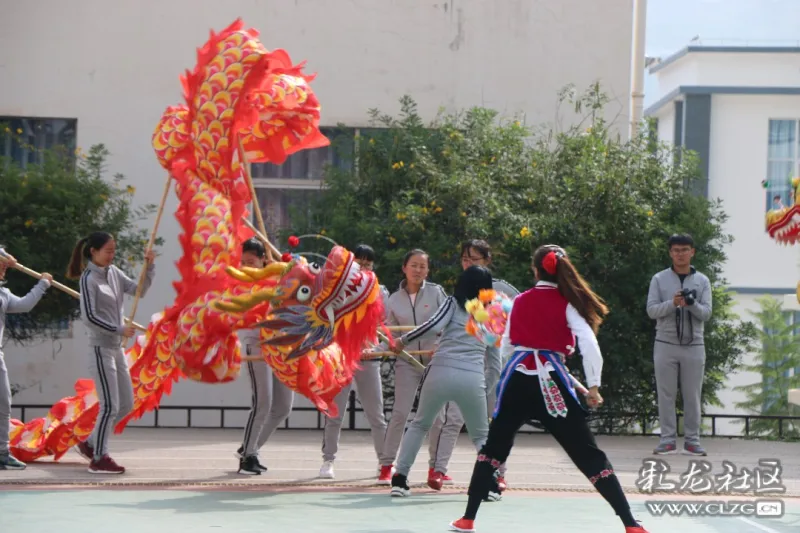 精彩在校园,神彩我飞扬。--弥渡县牛街彝族乡民