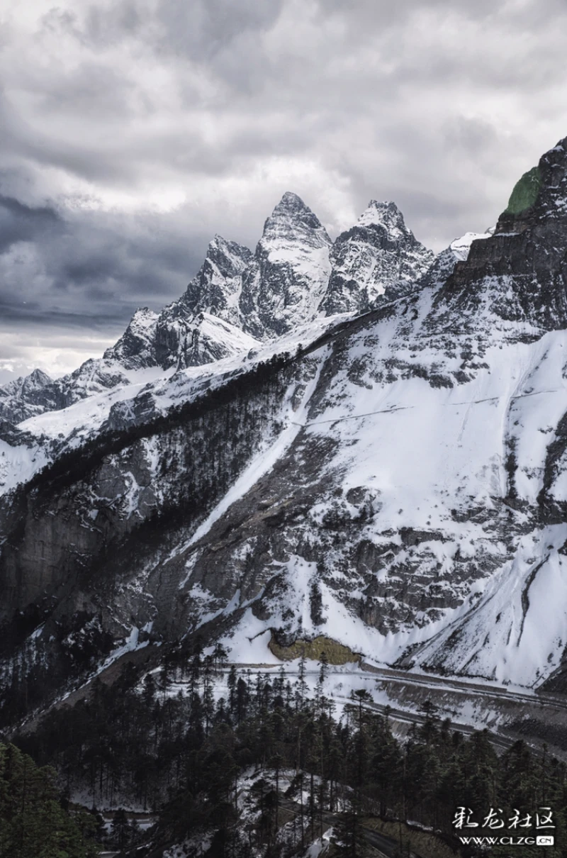 云南香格里拉巴拉格宗格宗神山