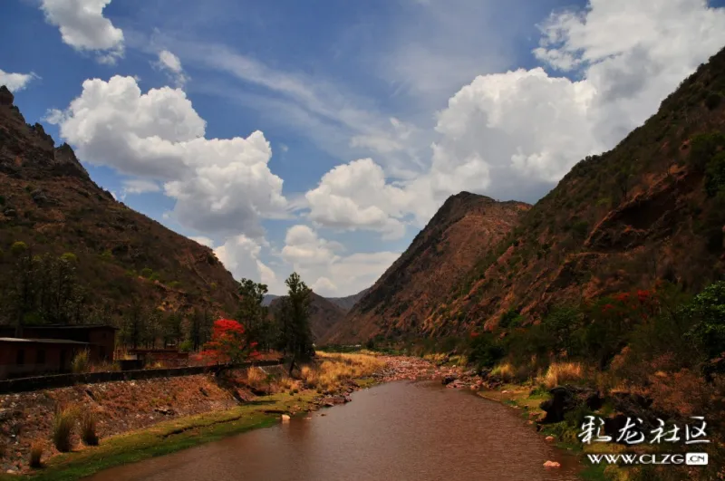 易门县绿汁镇铜运驿道凤凰花节等着你