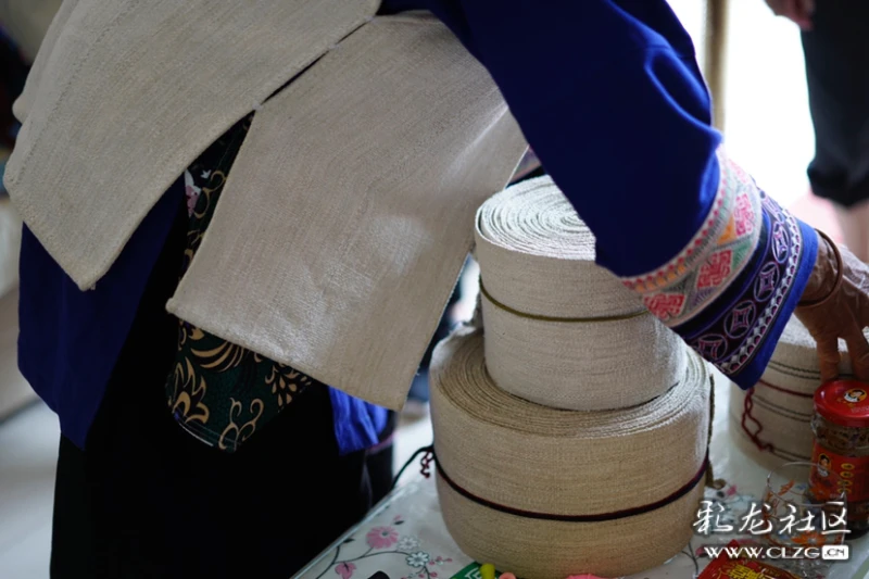 彝族撒尼火草衣