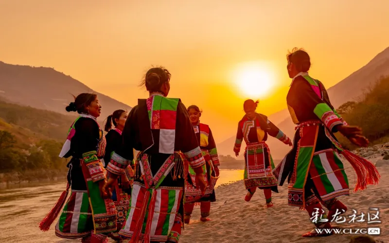 傈僳族刀杆节组照