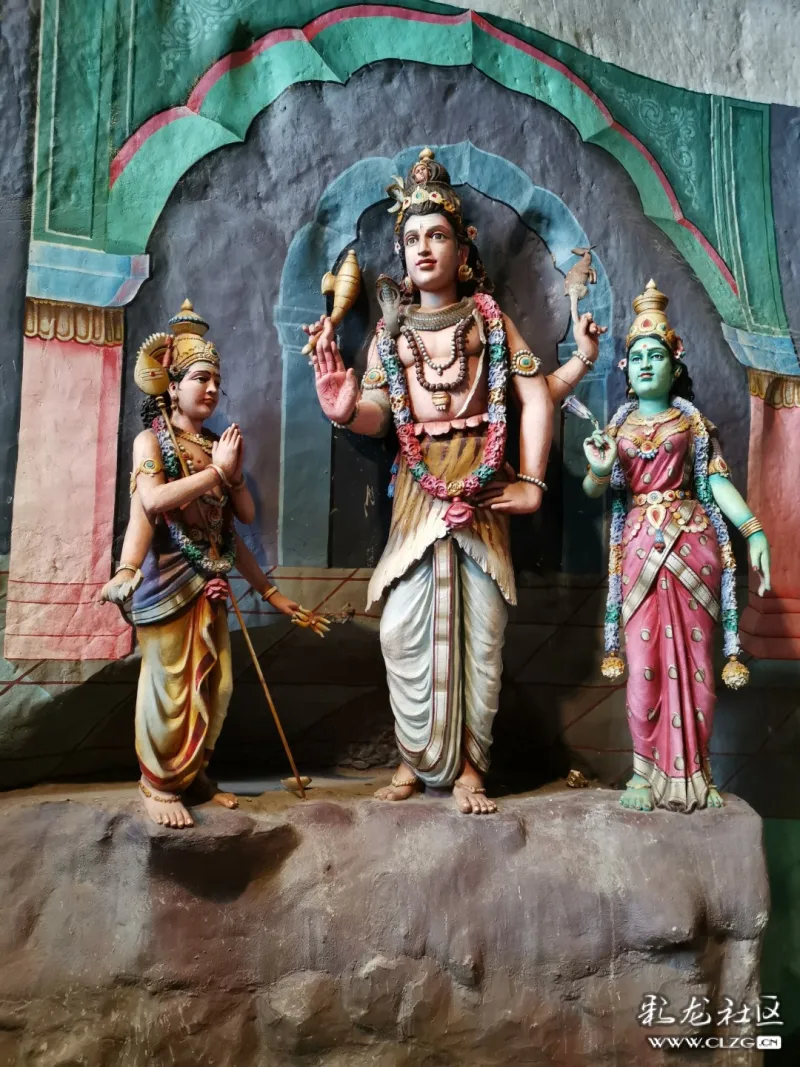 一般我不拍神像的,印度教神仙实在太有特点了,还是破例拍了.