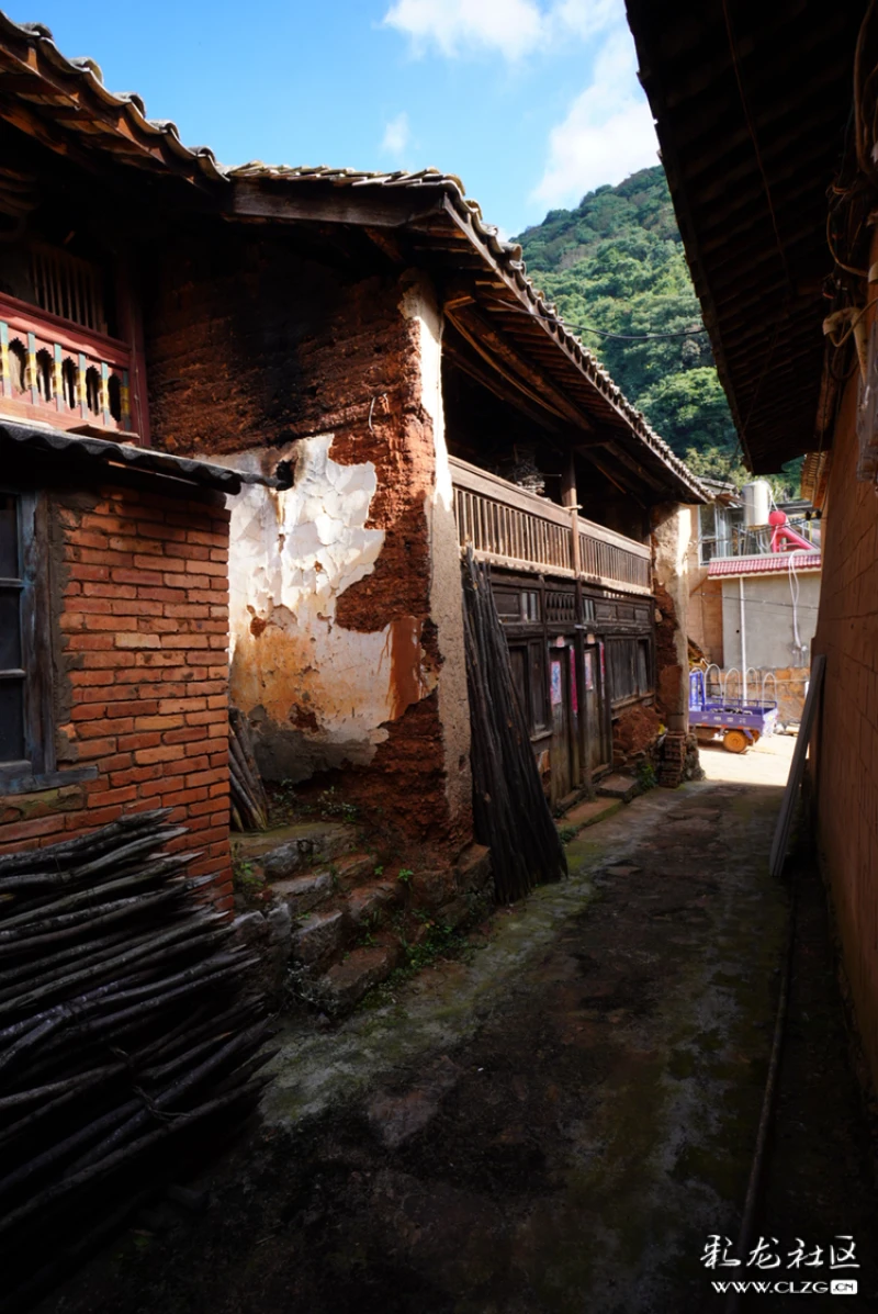 探秘古村镇一字格村