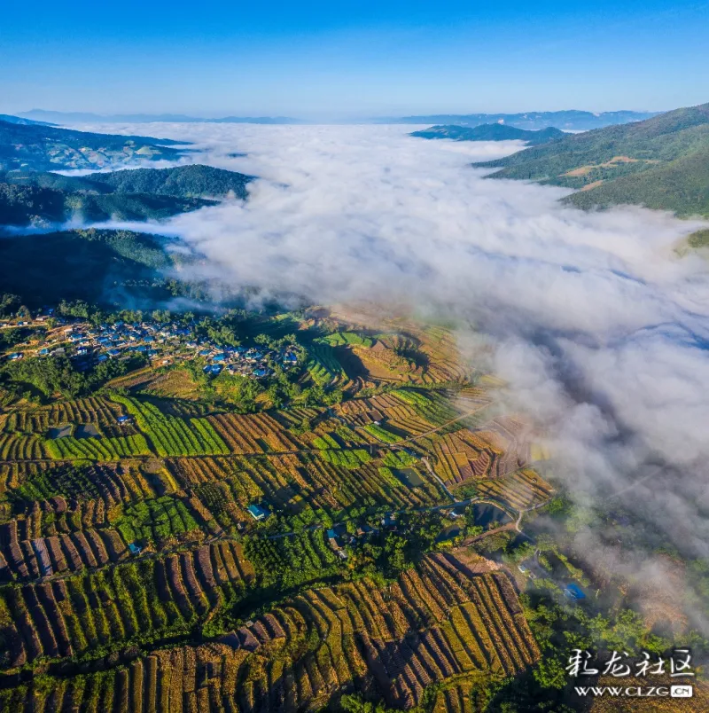 《白云上的村寨》拍摄于普洱市孟连县勐马镇,勐马镇是一个以傣,拉,佤