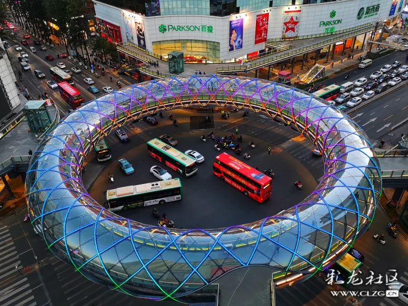 小花园环形天桥建成投入使用