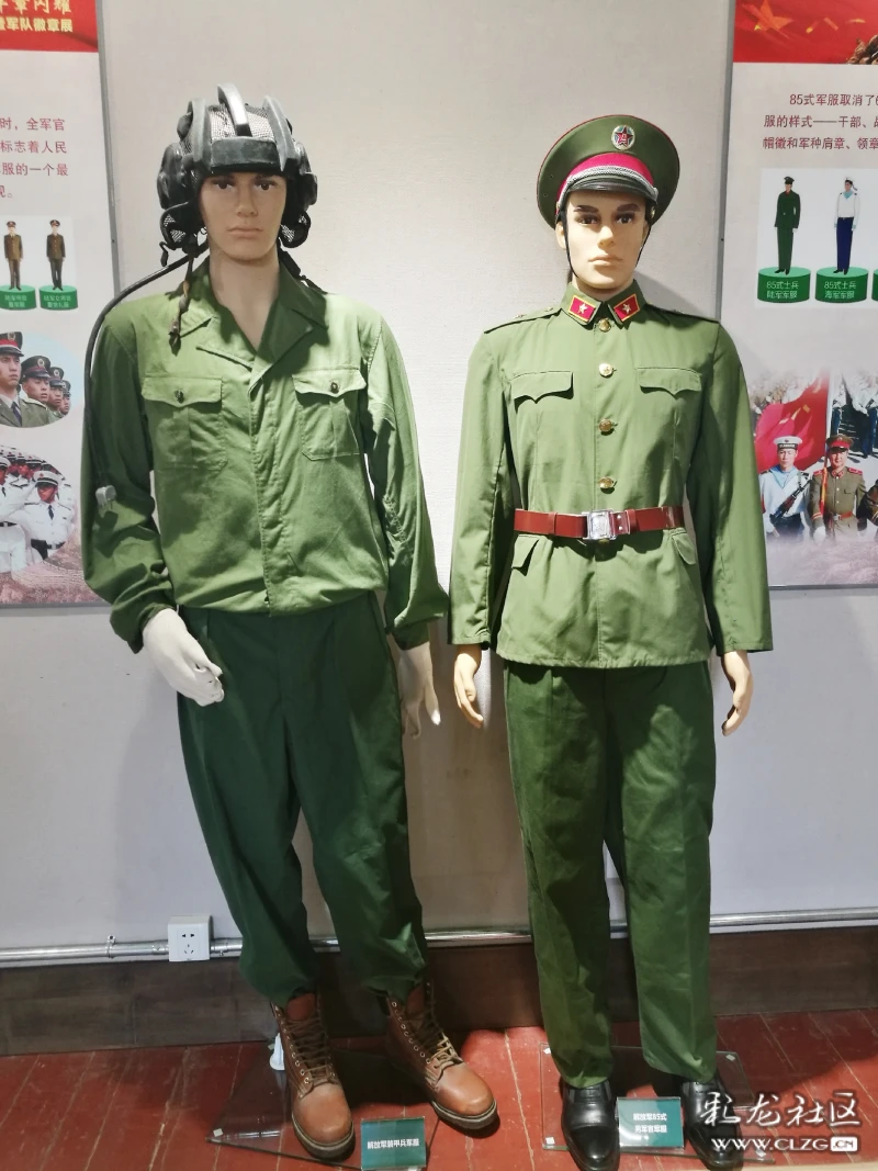 精彩的解放军军服暨军队徽章展在云南讲武堂开幕了!