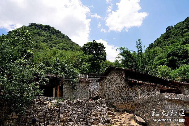 找寻云南古村落深藏在大山里石头村