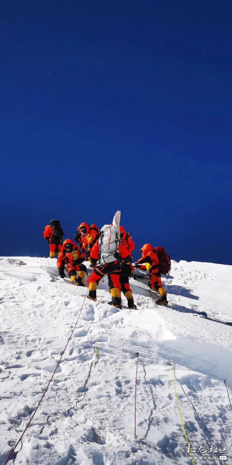 中国2020珠峰高程测量登山队登顶地球之巅珠穆朗玛峰新华社