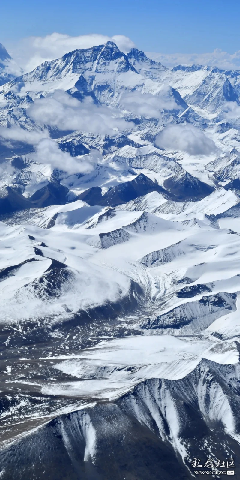 中国2020珠峰高程测量登山队登顶地球之巅珠穆朗玛峰新华社