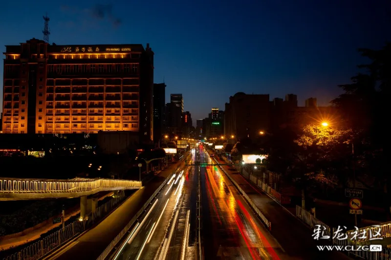 东风东路夜景车轨