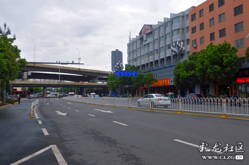 走马观花逛春城之三:东风路新貌