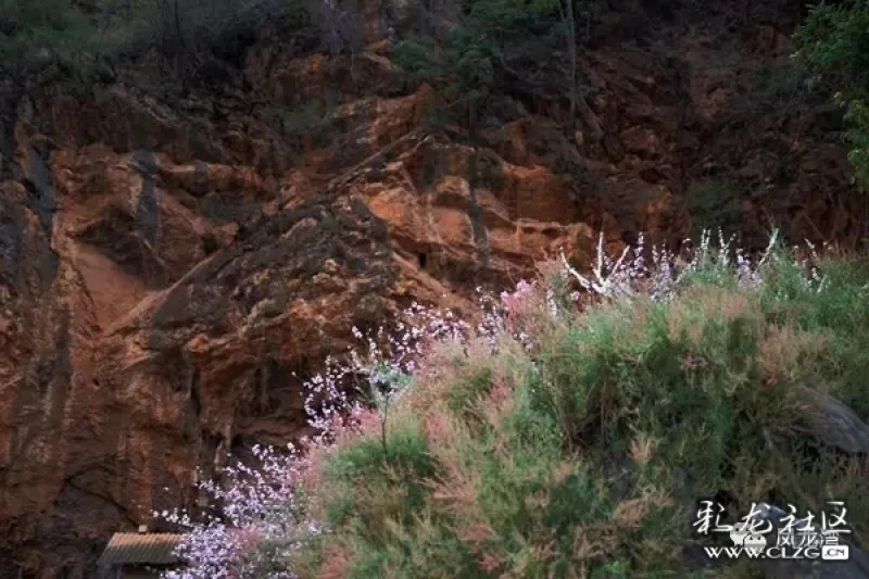 寻甸白石岩溶洞探险现代诗4首(诗化云南系列作品之三十八)