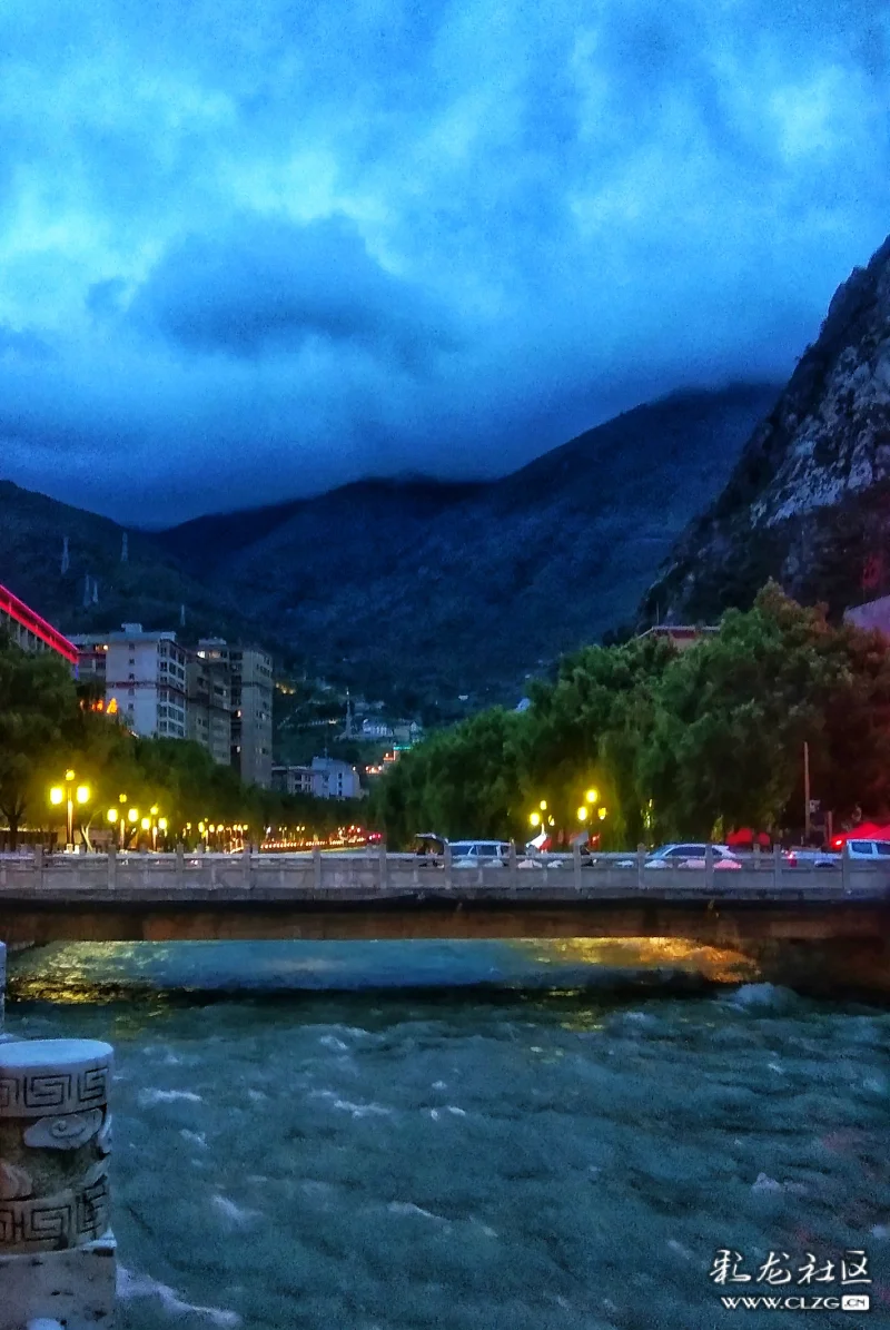 临风问天雅拉河畔溜溜山