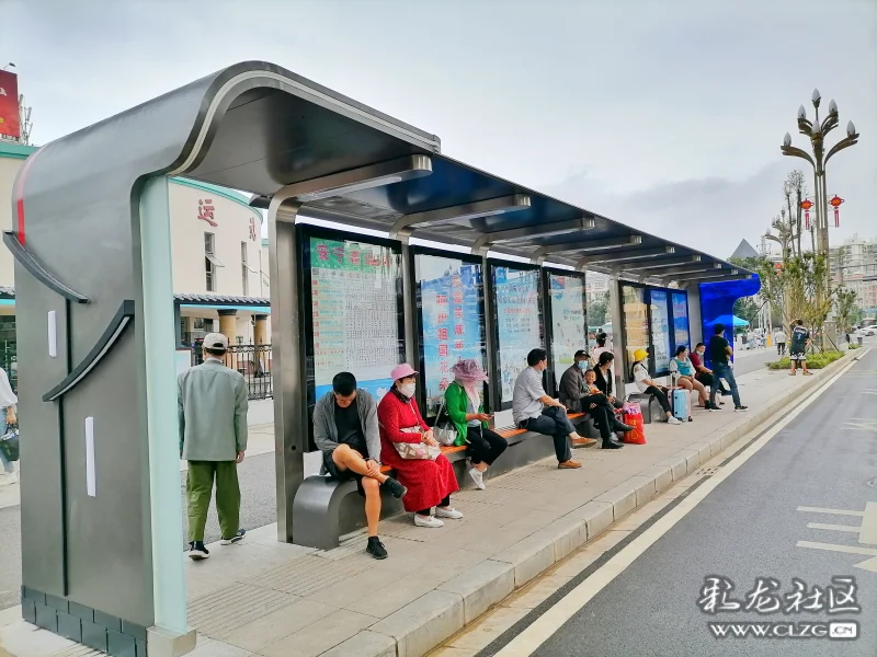 安宁智慧公交站台又现城市风景线