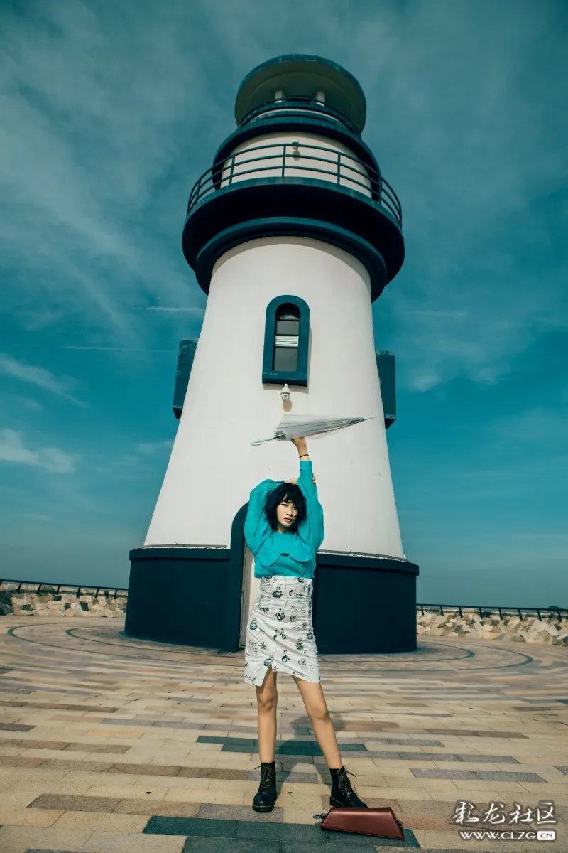 爱情灯塔美女人像你喜欢这种色调吗