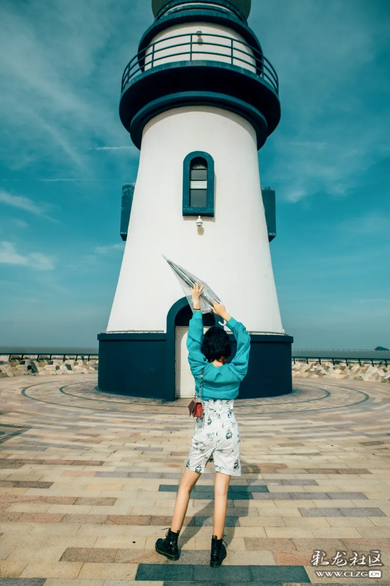 爱情灯塔美女人像你喜欢这种色调吗