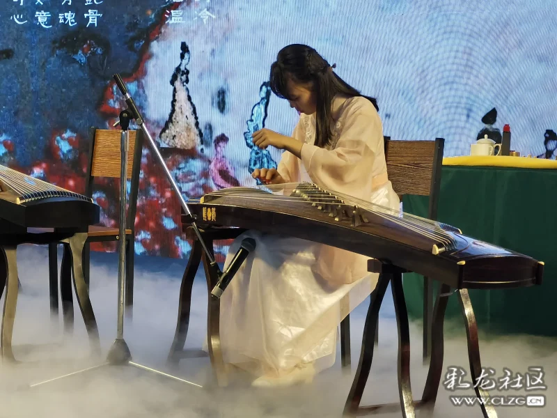 石博会上的古筝演奏