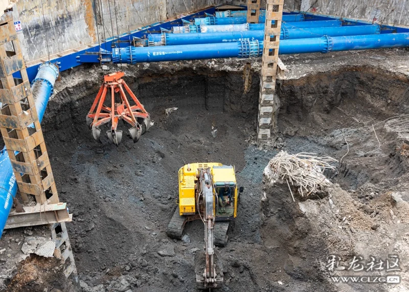 地铁火车北站在建片段写于地铁4号线开通之际