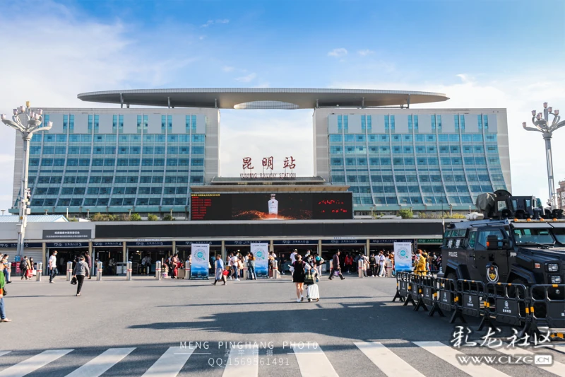 探班昆明站南广场感受启用前新环境