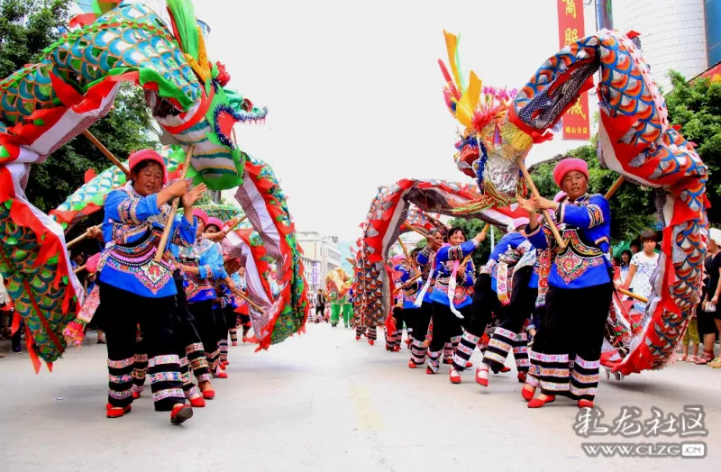 龙行彝乡兆丰年