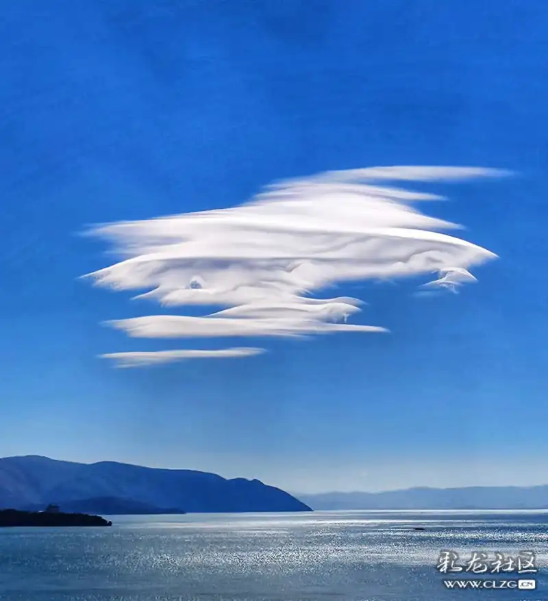 这里有朵奇特的云