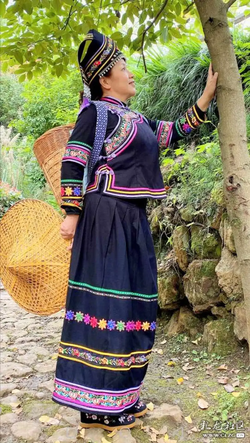 富宁少数民族时装3壮族黑色女装