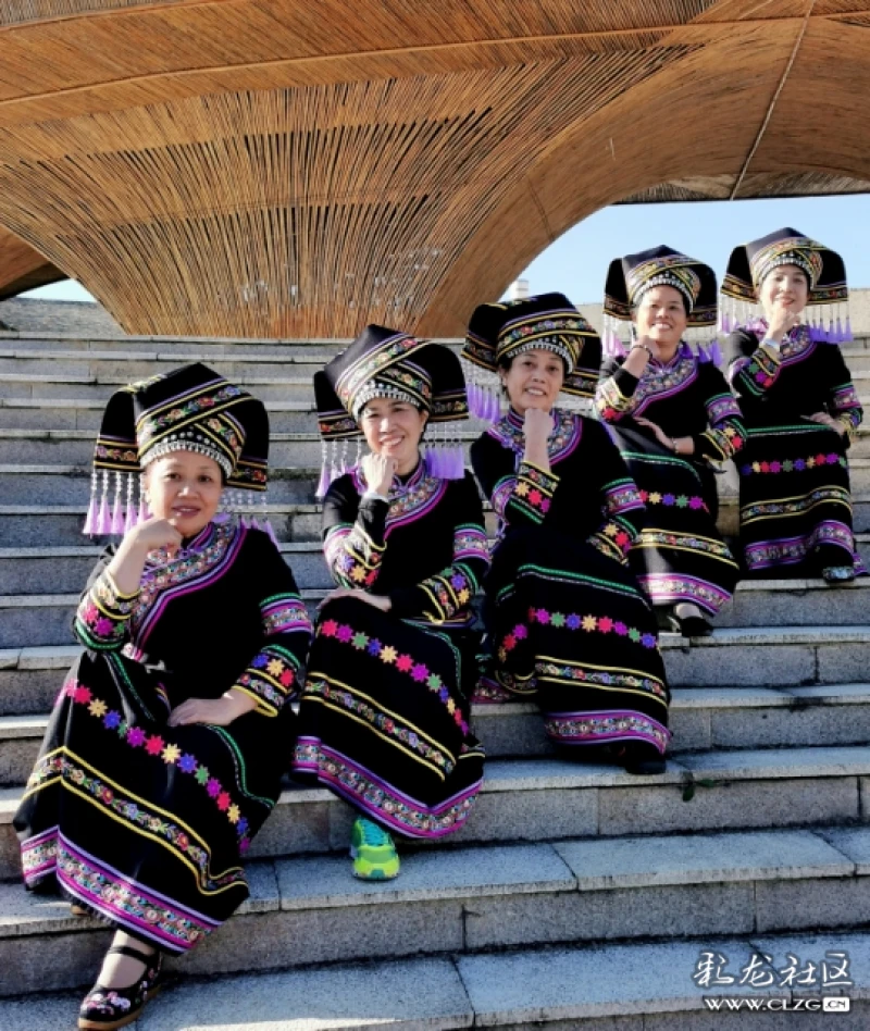 富宁少数民族时装3壮族黑色女装