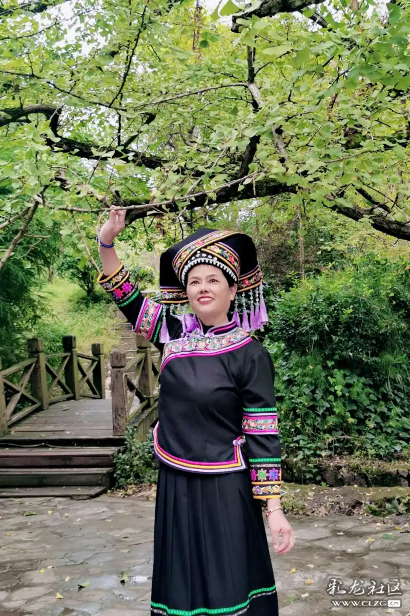 富宁少数民族时装3壮族黑色女装