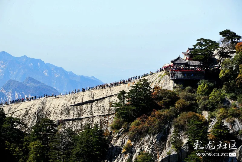 陕西行三上西岳华山群山环抱四面悬绝的东峰下棋亭