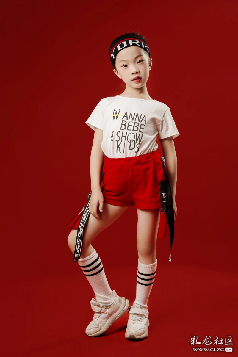 潮童包装推广计划 重新定义儿童街拍时尚 青优时尚学员风采展 模特:蔡