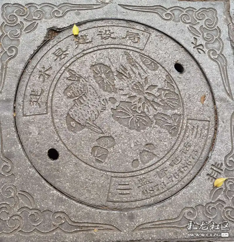 建水古城不一样的井盖