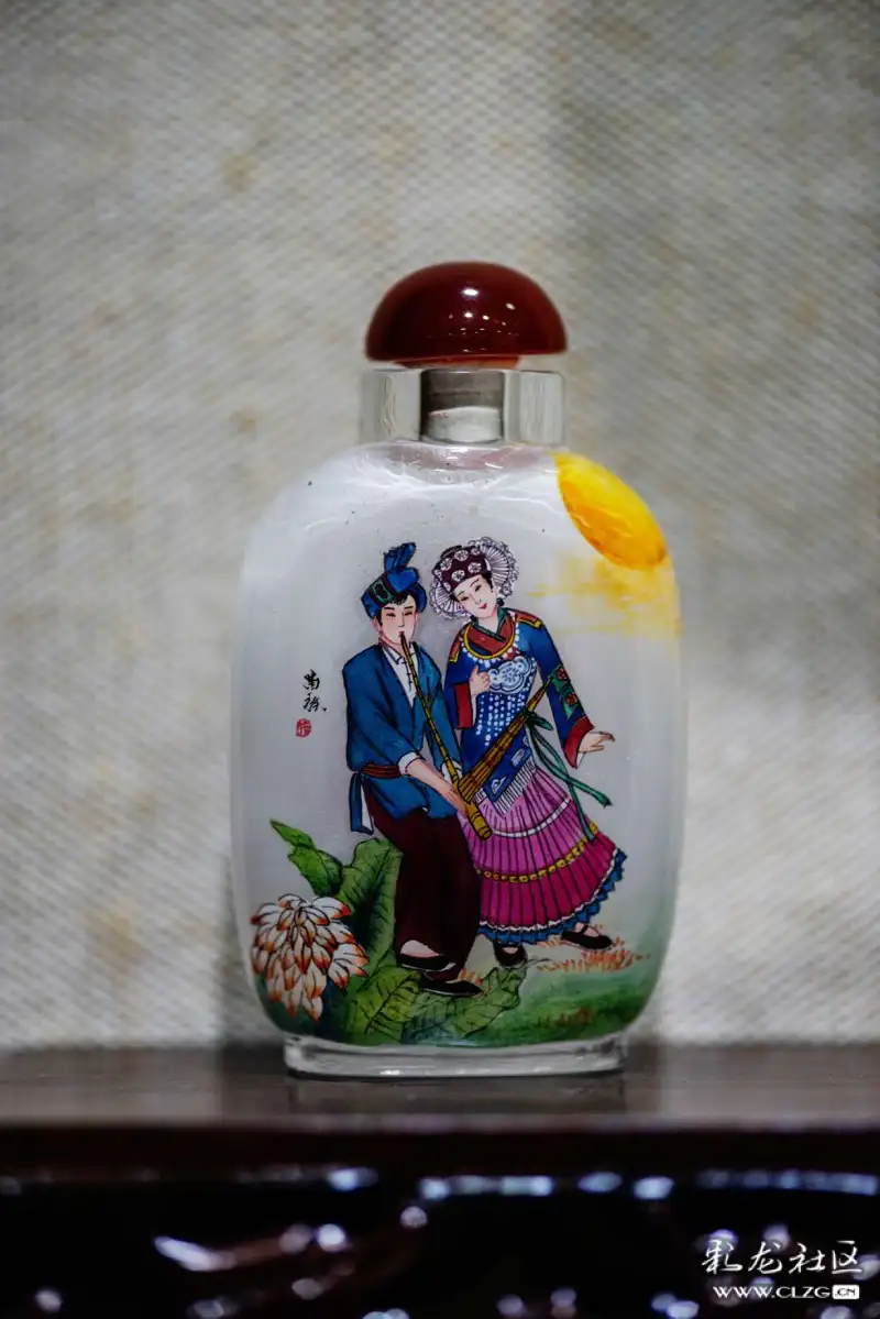 探访滇派内画大师孙鸿雁