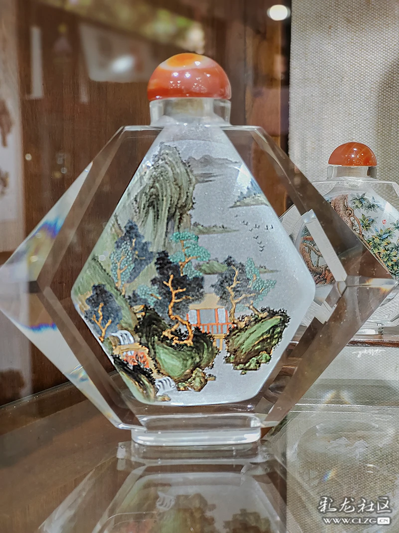 方寸之内显乾坤 ——记滇派内画,非遗文化传承人"孙鸿雁"