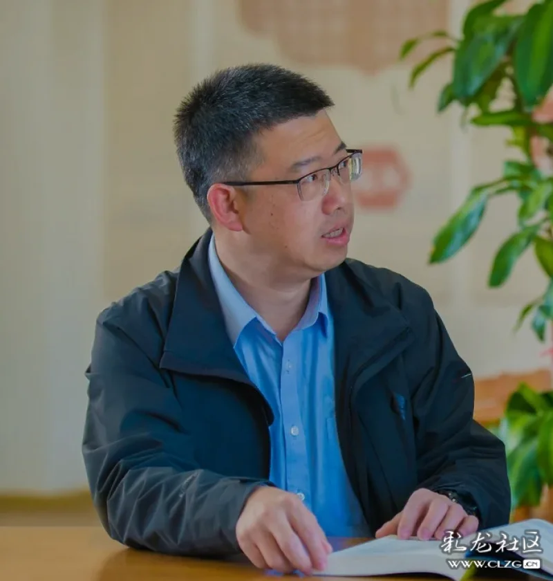 昆明市第三中学校长魏明逊每一滴汗都不会白流,每一步路都有意义.