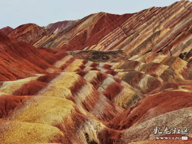 美麗的七彩丹霞地貌