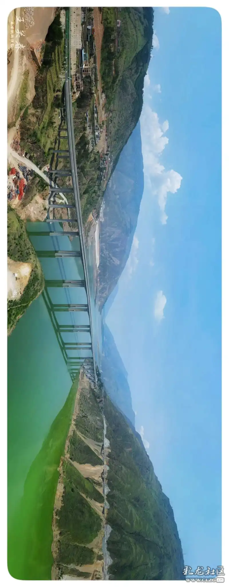 东川港雪山雄鹰