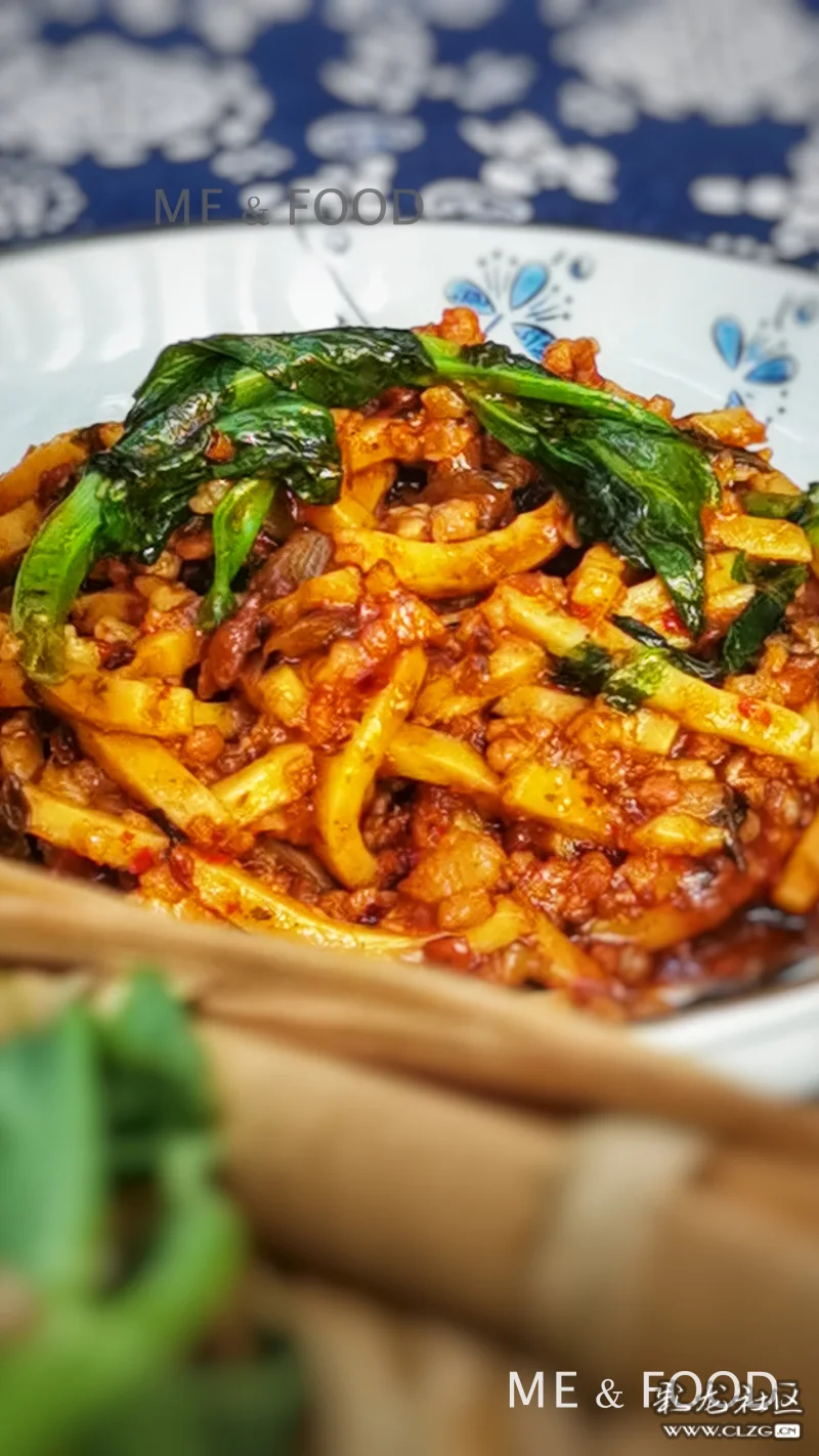 【米多不多的厨房】皇帝小锅卤饵丝