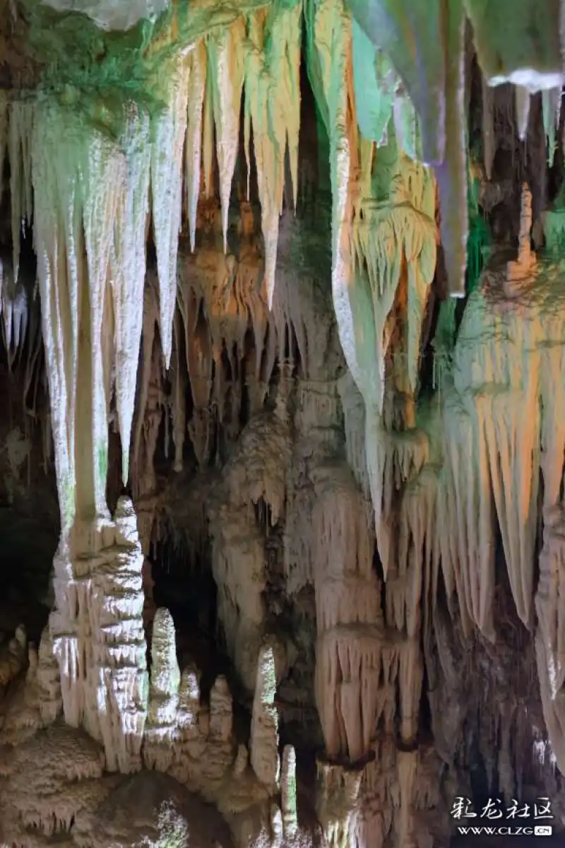 玉溪小石桥乡天生一个仙人洞