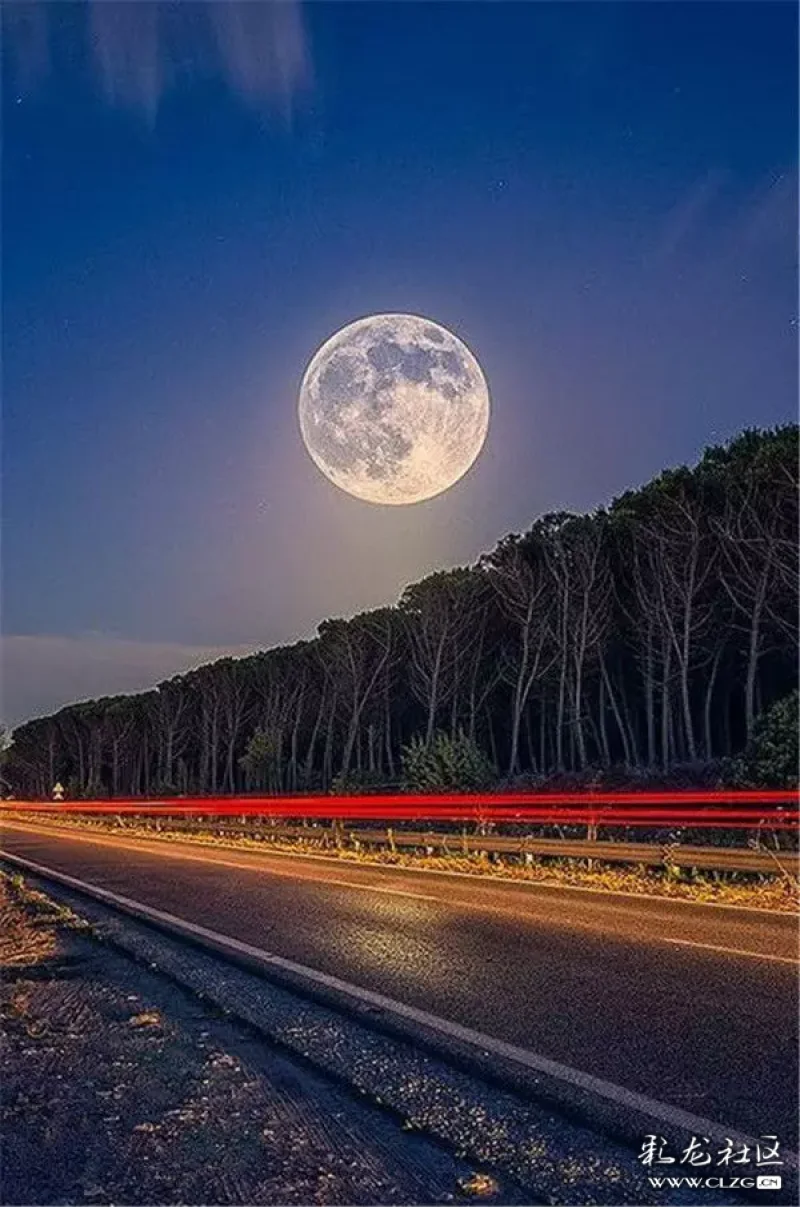中秋节一起来欣赏世界上拍到的最美的月亮