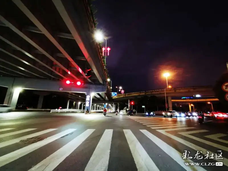 钢筋混凝土间的骑行昆明南二环