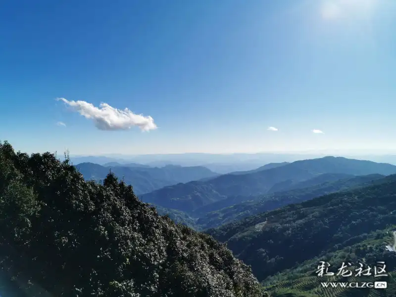 月出哀牢山