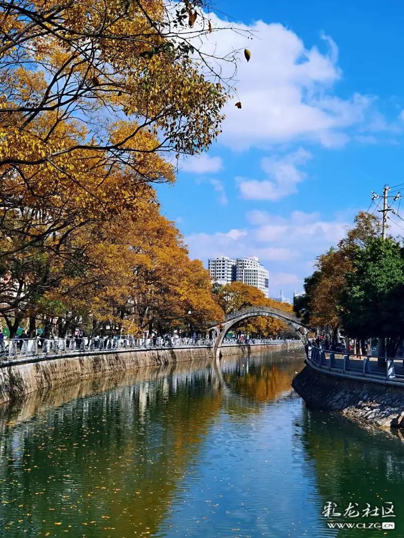 蓝天白云青山绿水七彩云南春城昆明欢迎您