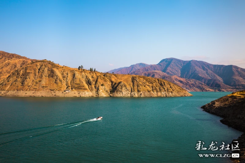 元谋江边乡的金沙江风光