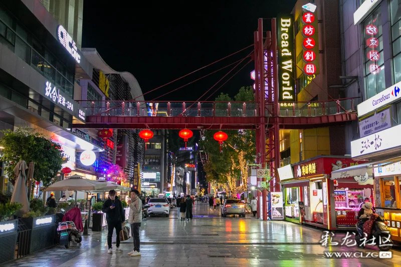 云纺商业区夜景
