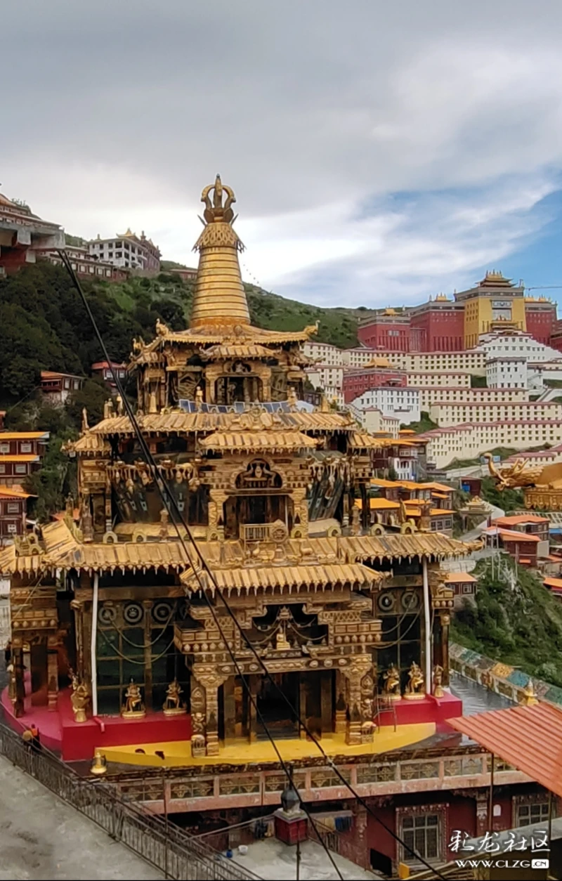 白玉噶陀寺-彩龙社区