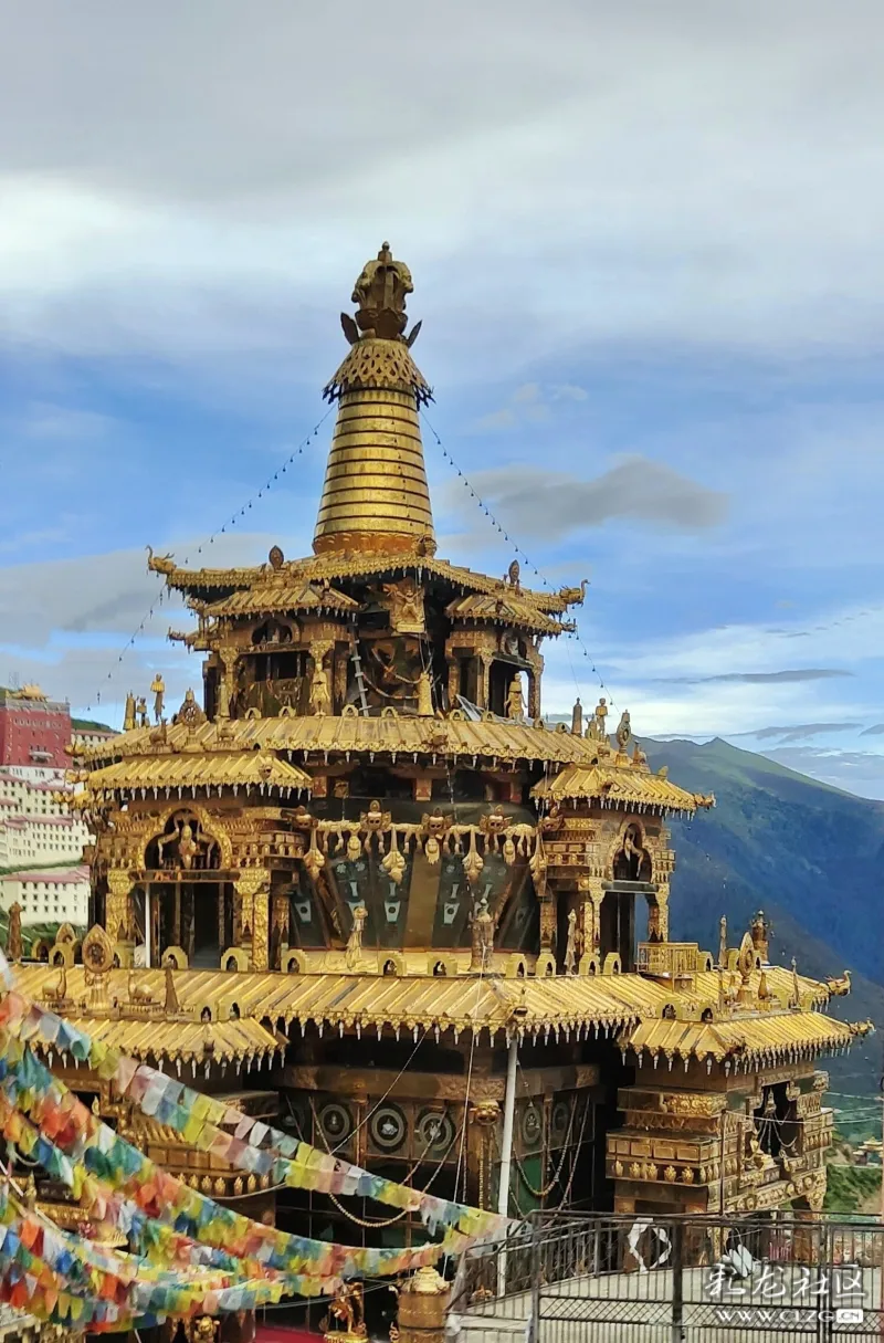 白玉噶陀寺-彩龙社区